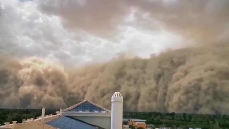 Imagini impresionante | Furtună uriașă de nisip în Mexic